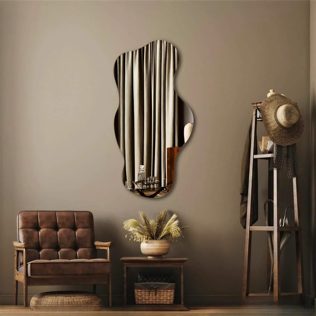 Espejo Hestia decorativo vertical en espacio moderno