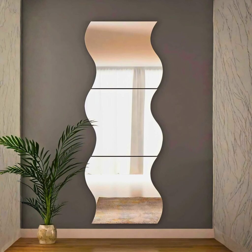 Espejo Waves asimétrico con marco de línea hierro negro para living moderno