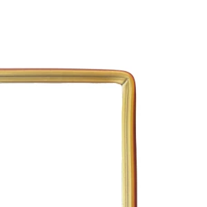 Detalle de marco PVC color oro para espejo a medida