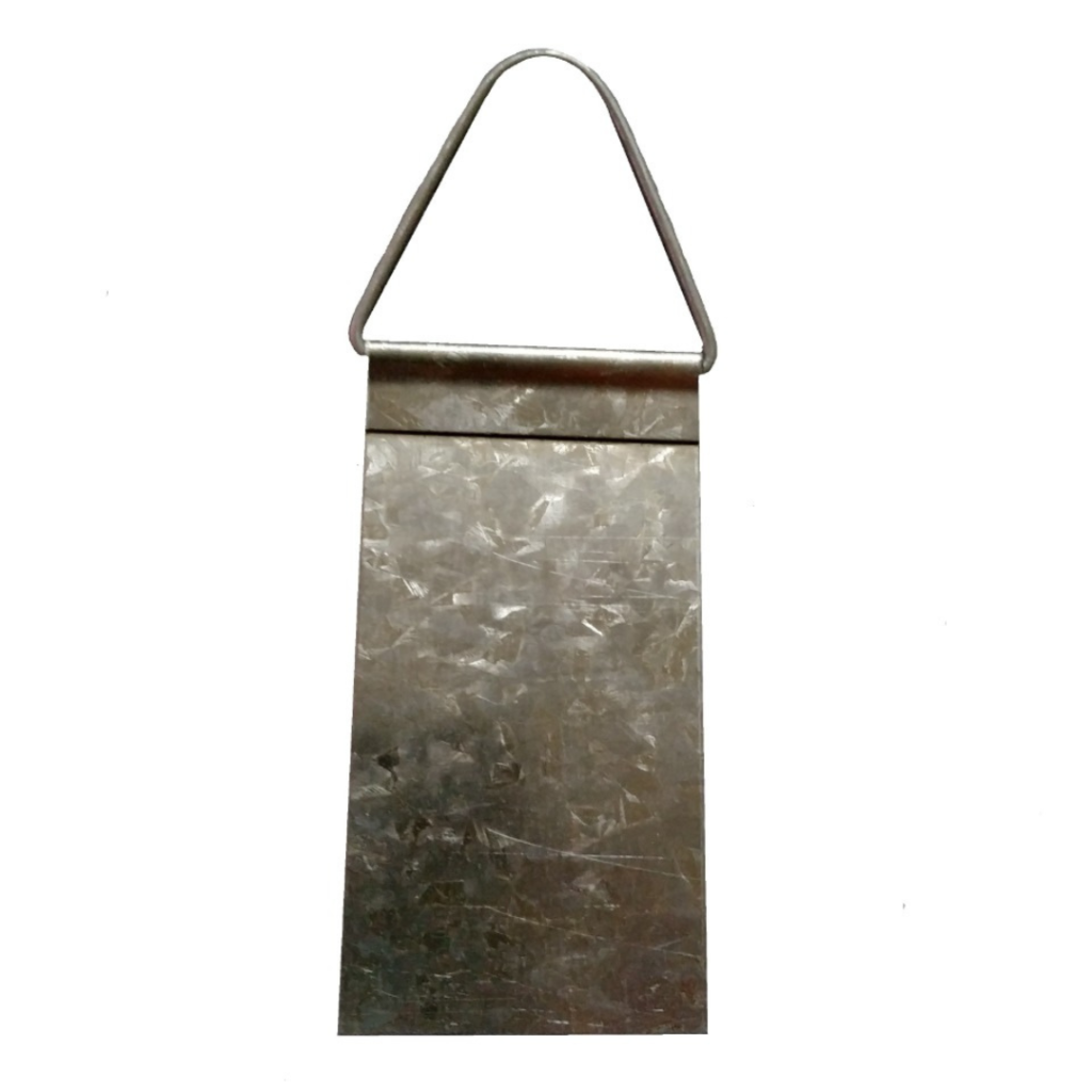 Soporte colgante para espejos con placa rectangular metálica y aro triangular, visto de frente sobre fondo blanco.